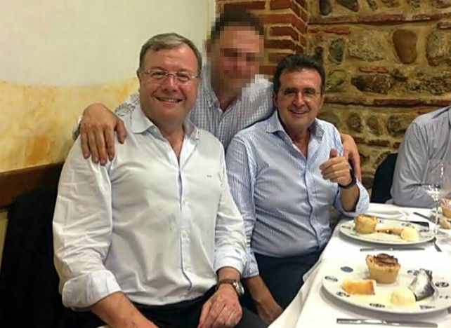 El alcalde del PP en León y procurador autonómico, Antonio Silván, en la fiesta del último cumpleaños del empresario José Luis Ulibarri, imputado ahora en la operación Enredadera y antes en Gürtel.